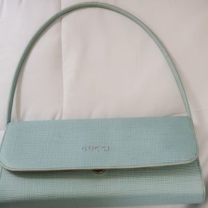 I am selling a Vintage beautiful purse